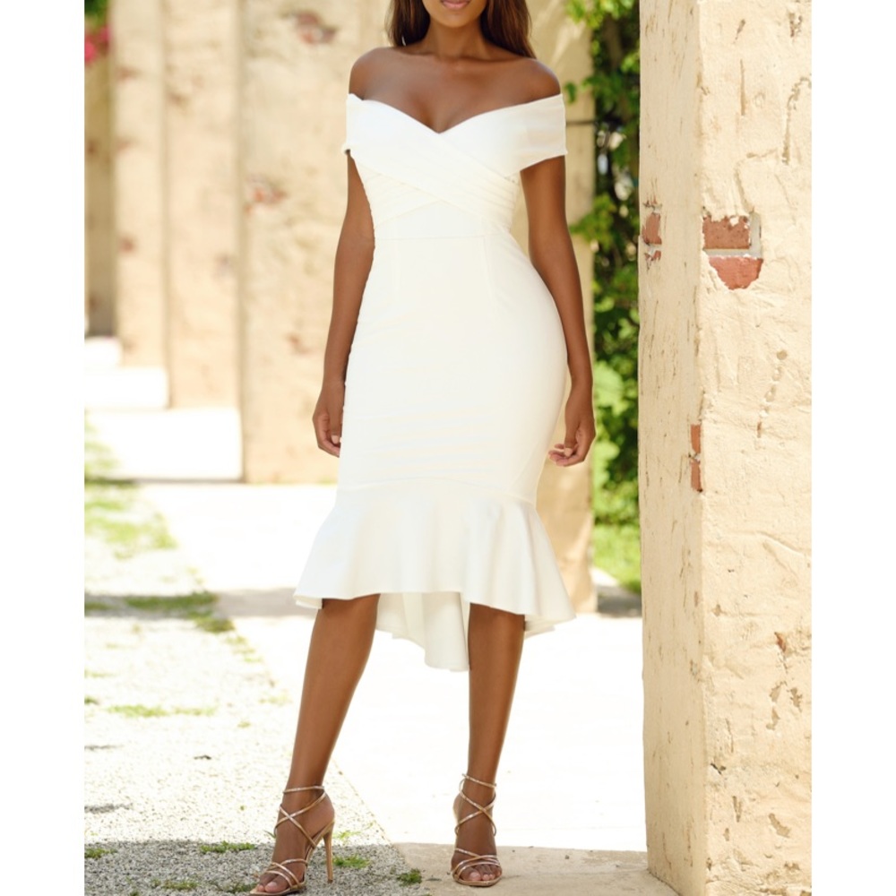The BRIENNE Dress in white!